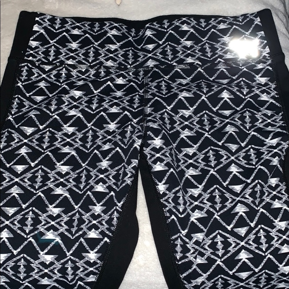 Victoria Secret Pink Ultimate Yoga Leggings